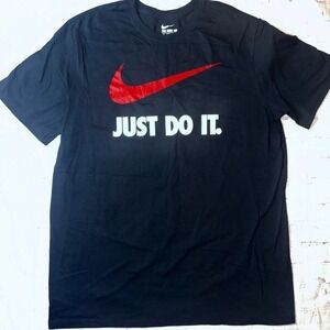 NWOT Unisex Adult XLarge Nike Swish Graphic SS TShirt